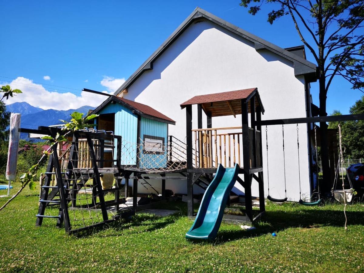 Aparthotel Cedar Crest à Rîşnov Extérieur photo