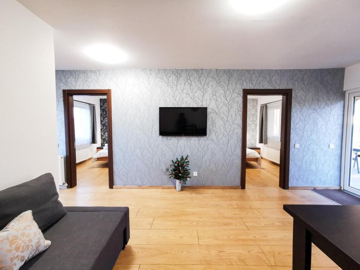Aparthotel Cedar Crest à Rîşnov Extérieur photo