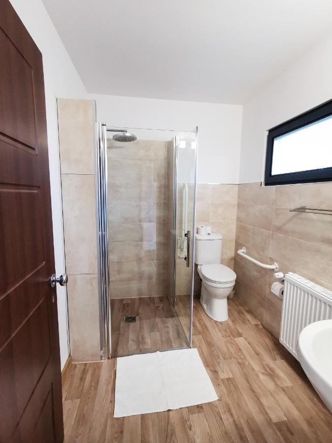 Aparthotel Cedar Crest à Rîşnov Extérieur photo